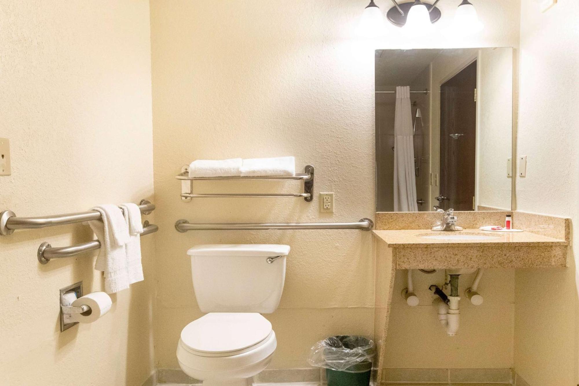 Days Inn & Suites By Wyndham Houston North/Aldine Eksteriør bilde
