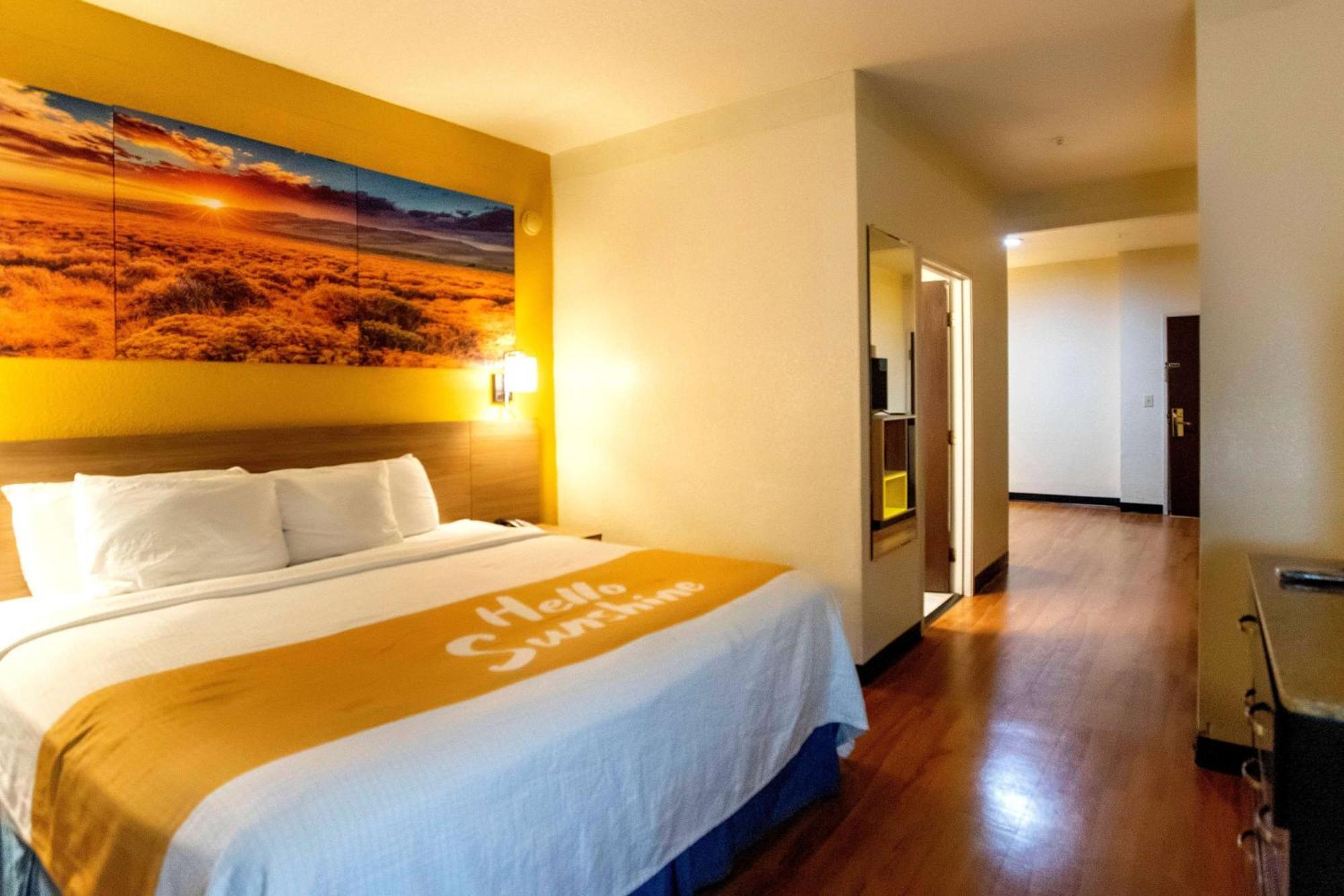 Days Inn & Suites By Wyndham Houston North/Aldine Eksteriør bilde