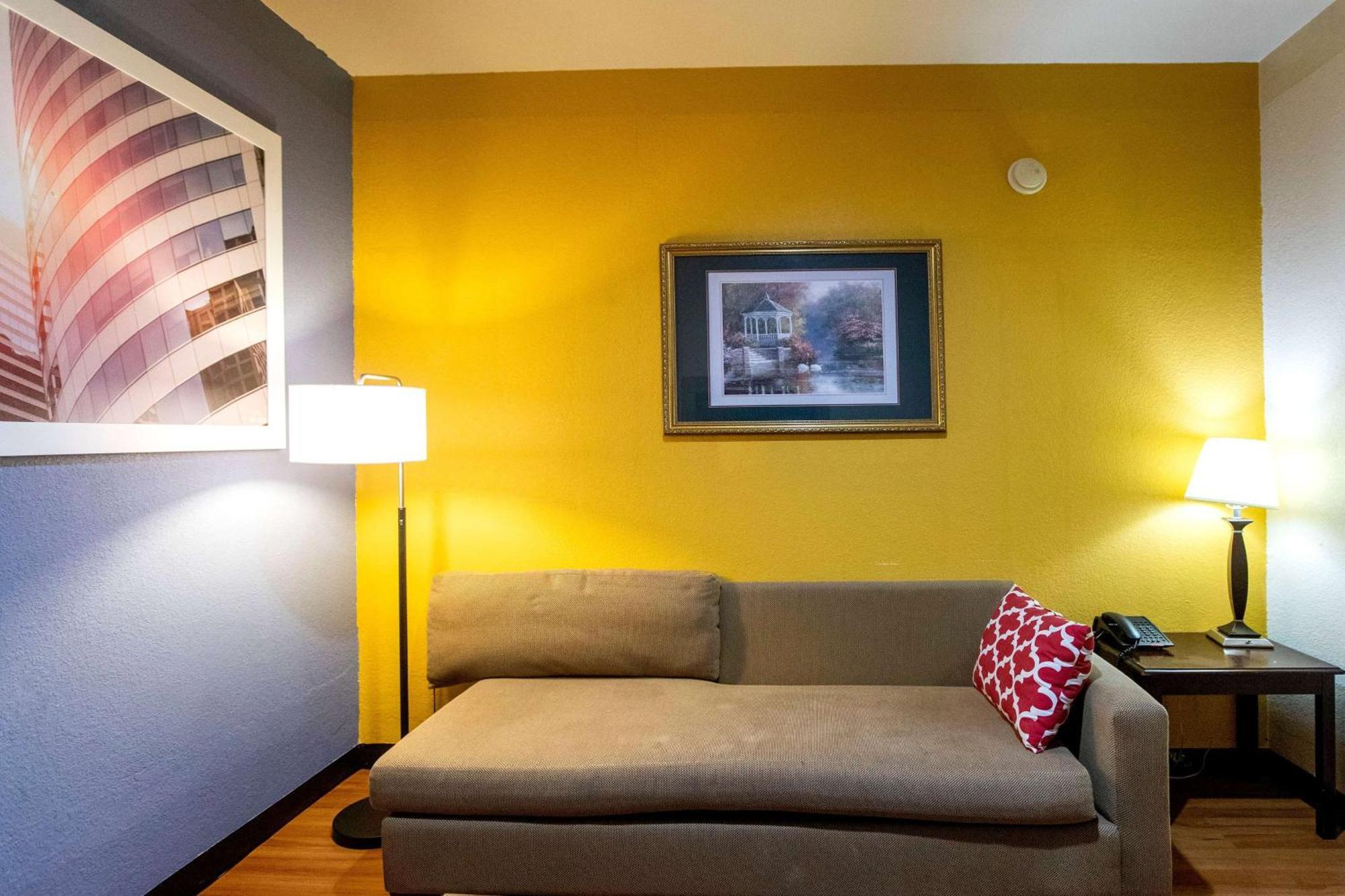 Days Inn & Suites By Wyndham Houston North/Aldine Eksteriør bilde