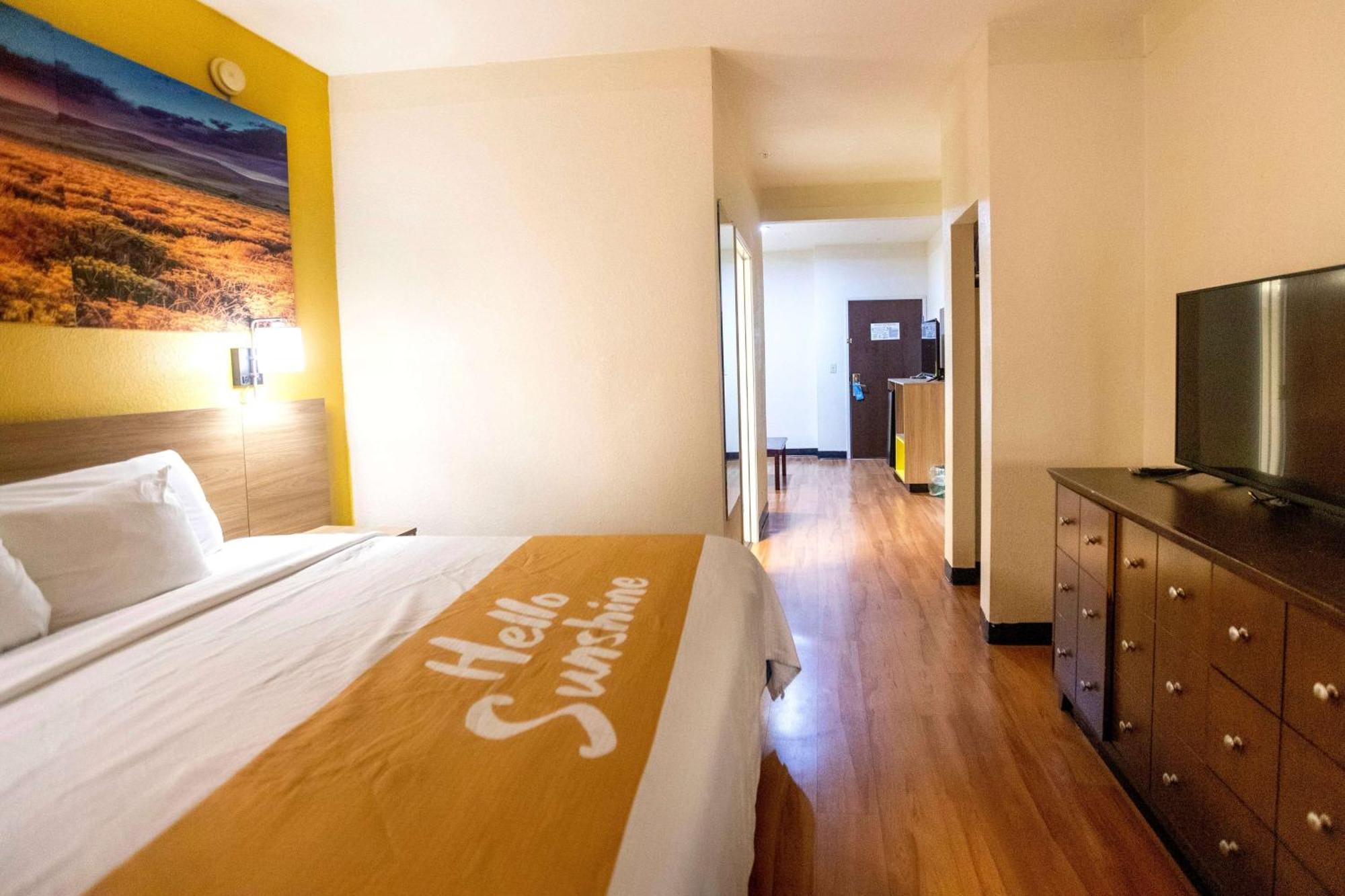 Days Inn & Suites By Wyndham Houston North/Aldine Eksteriør bilde