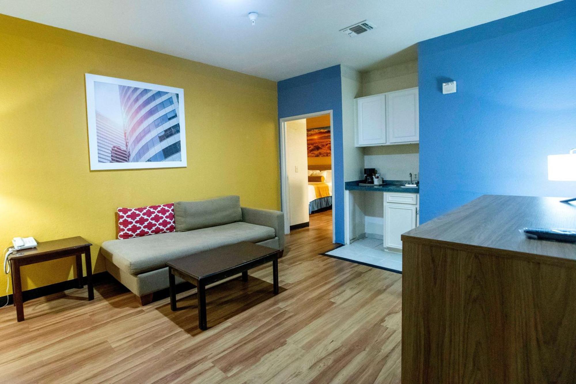 Days Inn & Suites By Wyndham Houston North/Aldine Eksteriør bilde